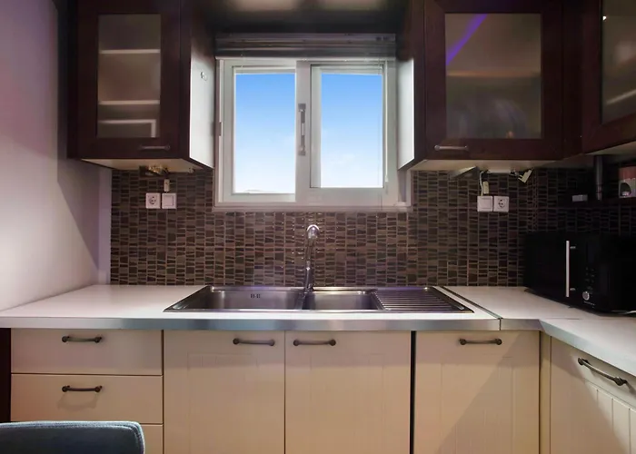 Dionysia A2 * اليكاناس